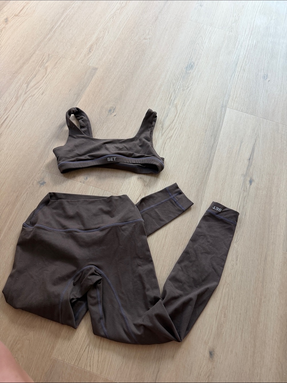 Set Active Leggings and Sports Bra Set in Dark Brown Top S/Bottom XS